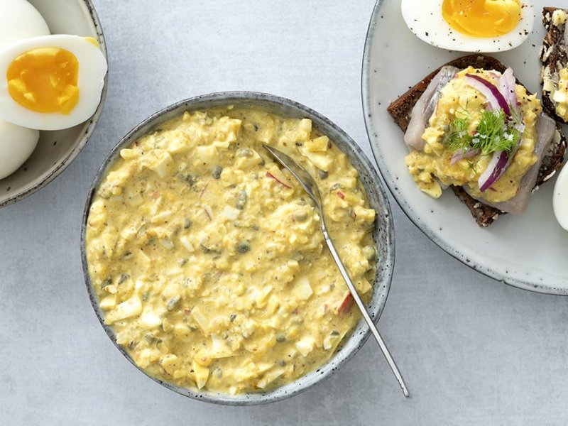 Karrysalat - Hjemmelavet karrysalat er virkelig bare det bedste – smager så godt, så man k...