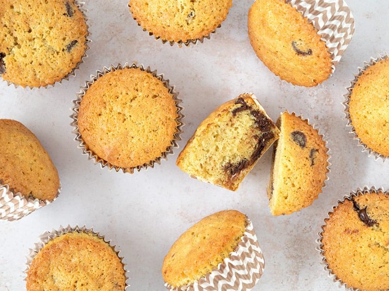 Muffins med vanilje og chokolade - Klassiske muffins med vanilje og chokolade er så skønne og nemme at bage.

Op...