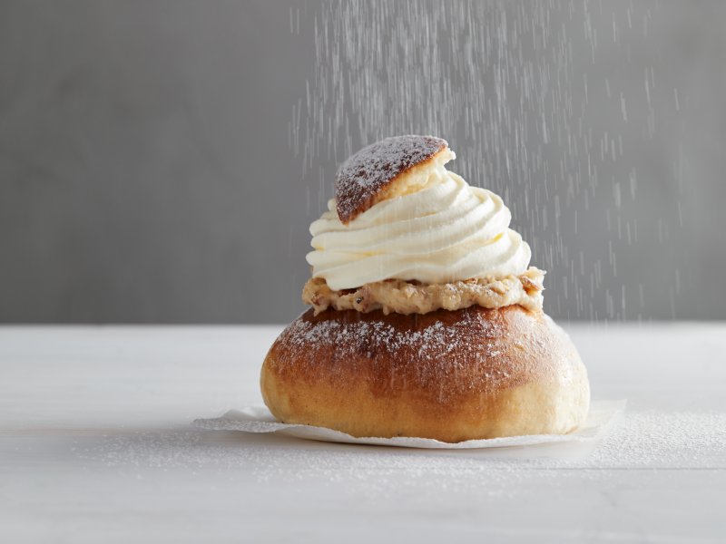 Semlor - Semlor er det svenske bud på en klassisk fastelavnbolle. Vores semlor er udvi...