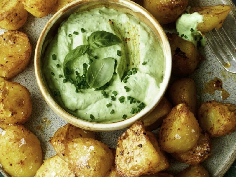 Kartofler i airfryer - Kartofler i airfryer resulterer i et dejlig sprødt ydre og et blødt indre. De...