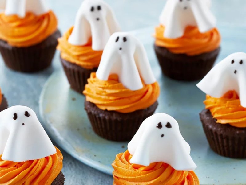 Halloween muffins - Søde og sjove chokolademuffins til halloweenfesten.  Halloween muffins er båd...