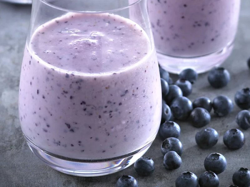 Blåbærsmoothie - Kan serveres både til morgenmad, brunch eller som mellemmåltid, hvis du træng...