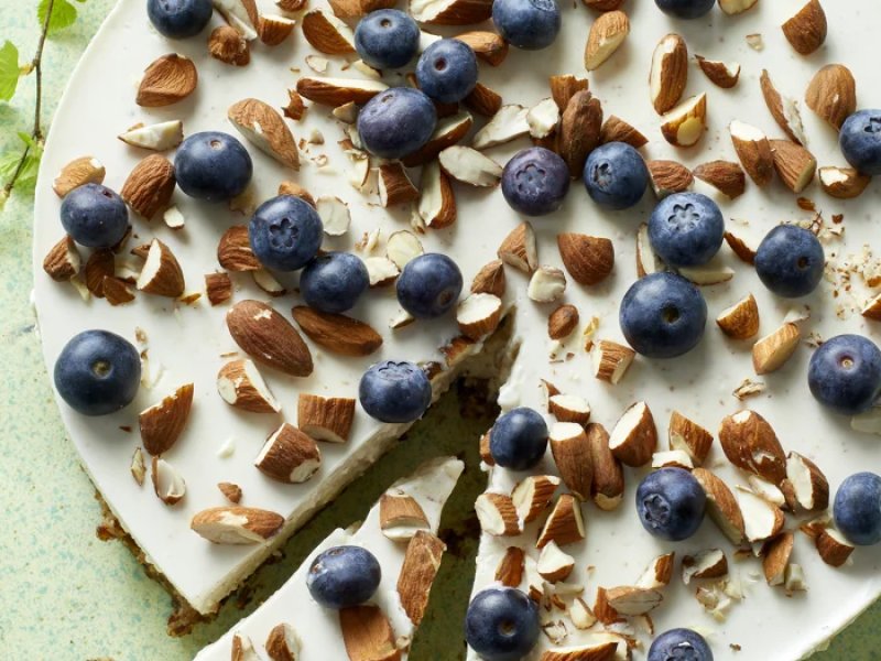 Gluten- og laktosefri cheesecake  - Laktosefri cheesecake med en glutenfri bund og en dejlig smag af ristede mand...
