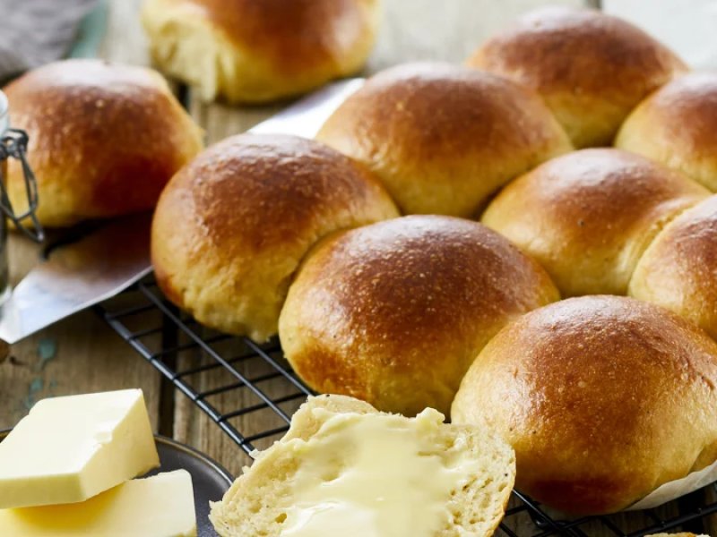 Brioche hveder - Langtidshævede brioche hveder er luksus kardemommekrydrede hveder.  Få den be...
