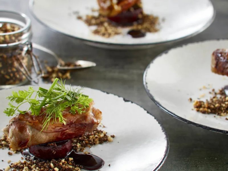 Gourmet tapas med okse og rødbede - Tapas har i dag fået en bredere betydningen end blot "et dække". Oprindelig v...