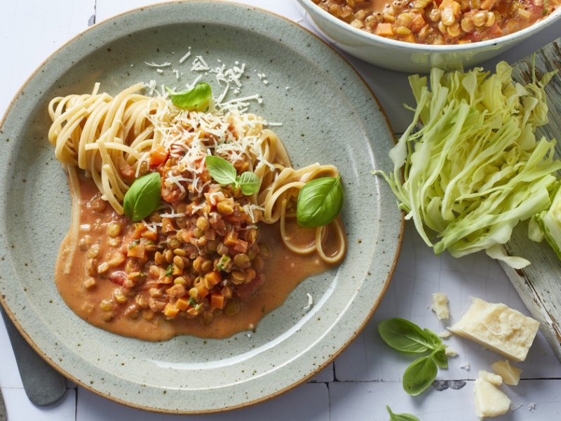 Vegetarbolognese - Cremet vegetarisk bolognese med masser af danske anicia linser er en oplagt m...
