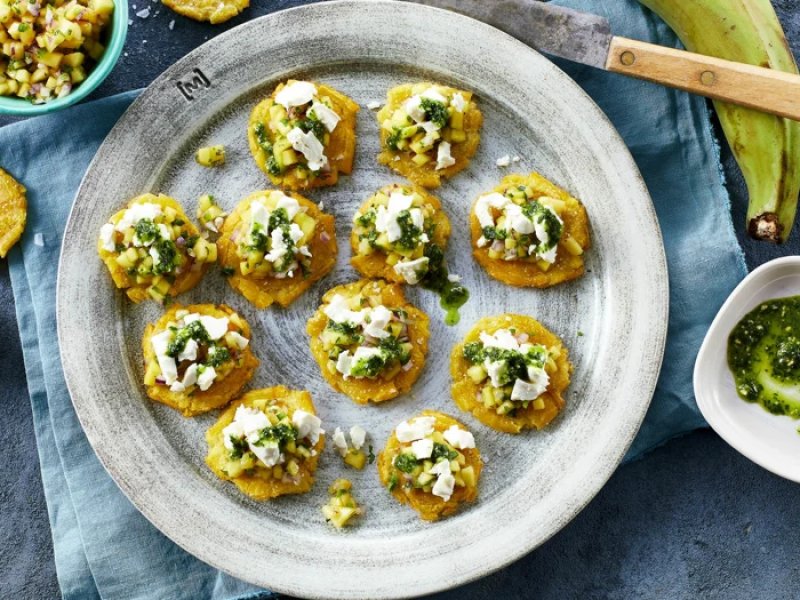 Stegt banan med ost og mangosalsa  - Lækker salt, sød og sprød appetizer, der smager godt og er lidt anderledes!