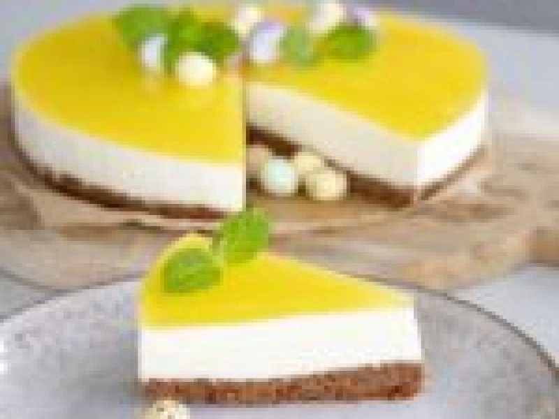 Påske cheesecake - Nem og lækker opskrift på påske cheesecake, som består af en sprød kiksebund ...