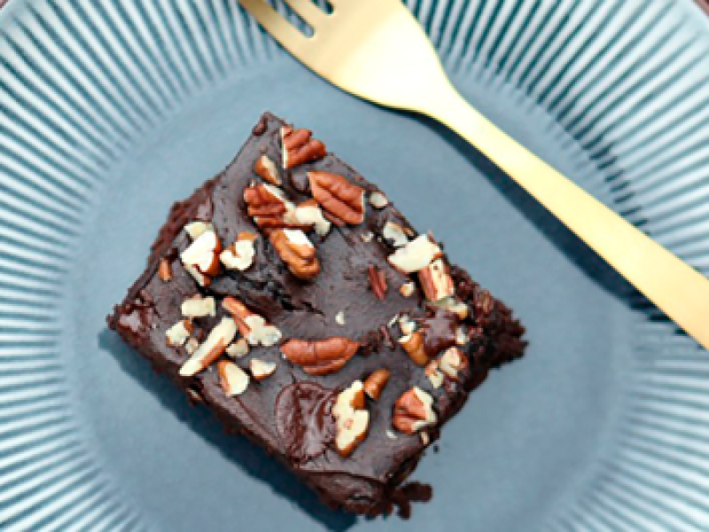 Glutenfri brownie med sorte bønner og chili - Den lækreste brownie med sorte bønner og chili. Glutenfri og fuld af smag. Så...