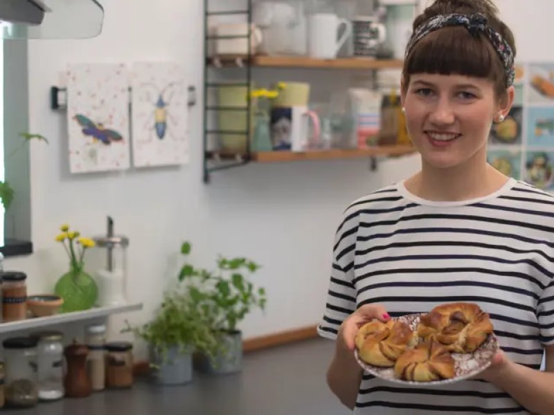 Kanelbullar - Jeg elsker svenske kanelbullar. Som svensker er jeg vokset op med ”fika”, som...