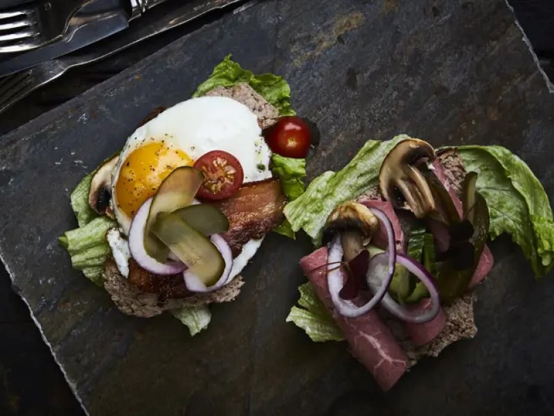 Klassisk: smørrebrød - Smørrebrød med lækker leverpostej på to måder. Den klassiske dyrelægens natma...