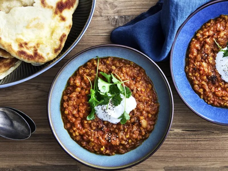 Dhal med fladbrød - Det indiske køkken byder på mange smagfulde, varme retter – og en af dem er d...