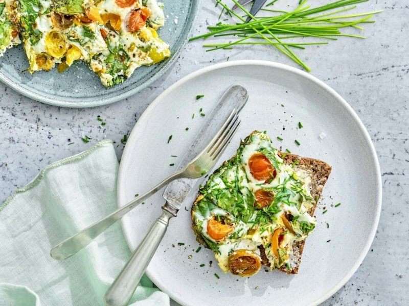 Æggehvideomelet med spinat og tomat - Hvis du ønsker en fedtfattig servering til morgenmad eller frokost, kan du st...