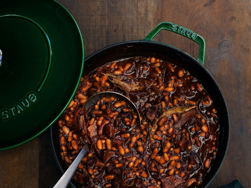 Baked beans - Bagte bønner med en sjat whisky er ægte cowboymad, der både kan spises omkrin...