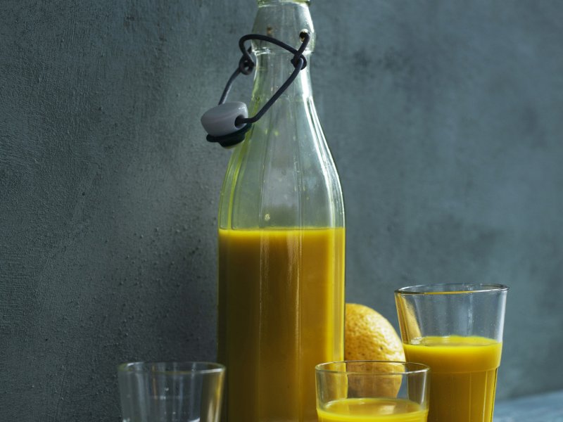 Ingefærshot med gurkemeje og havtorn - Skal der vitaminer indenbords, er ingefærshots noget, der kan mærkes. Ikke mi...